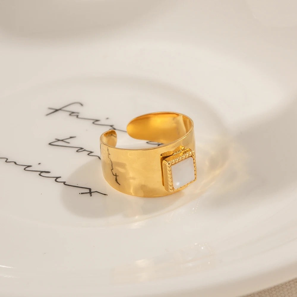 Eclair Gold Ring