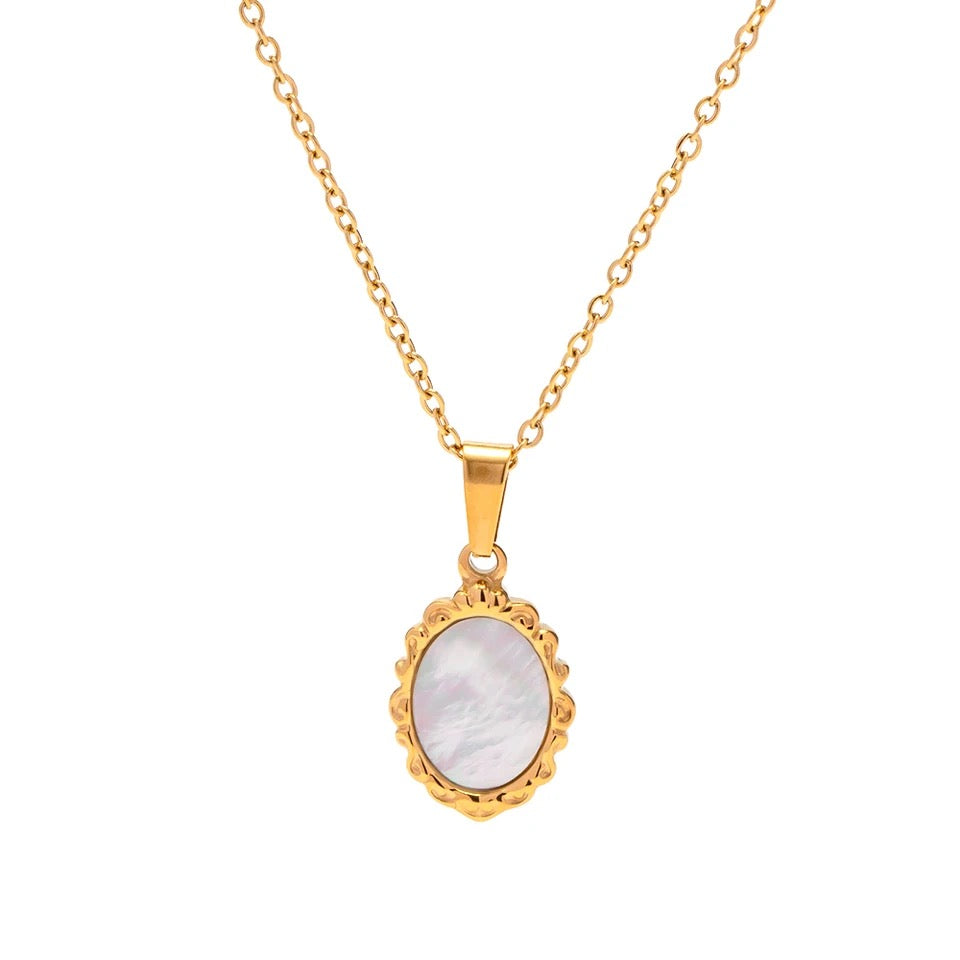 Mother of Pearl Necklaceo